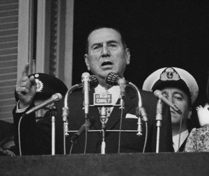El 1° de mayo de 1974 Perón rompió relaciones con los sectores que en esta década pretendieron reescribir la historia