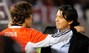 El Muñeco y su hijo Nahuel -alcanzapelotas- ya saben de festejar juntos