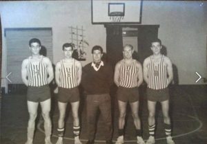 El Negro Urciuoli -primero de la izquierda- con los colores de "su" Peñarol